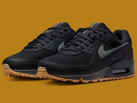 nike air max black gum